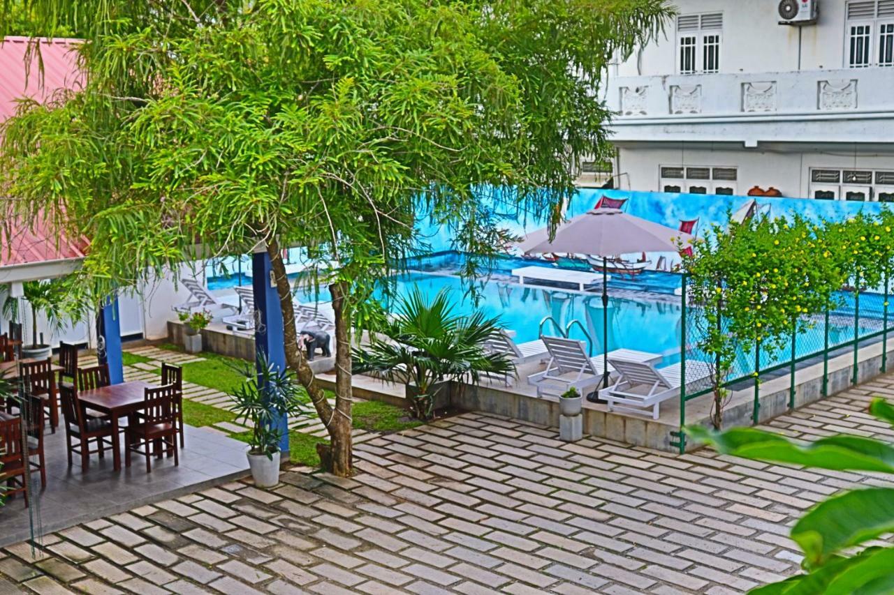 Blue Elephant Boutique Hotel Negombo Eksteriør bilde